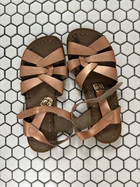 Girls Rose Gold Saltwater Sandals Size 4